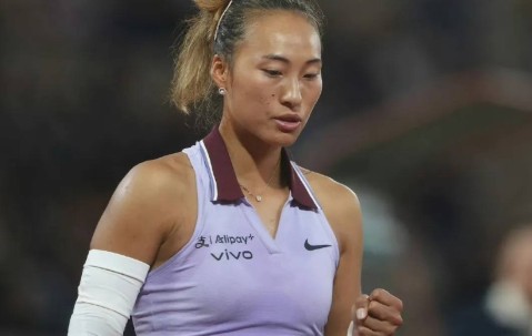 法网连爆冷门！4位种子惨遭淘汰，郑钦文保送16强，组委会被打脸