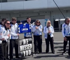 F1官方分享劳森归队视频：加油，利亚姆！