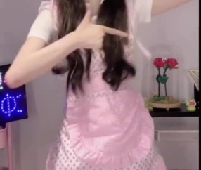 王老二是对的!骆歆抖音分享跳舞视频:六一小厨娘来了!