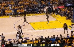 😏直捣黄龙！亚历山大-沃克突破飞身上篮得分